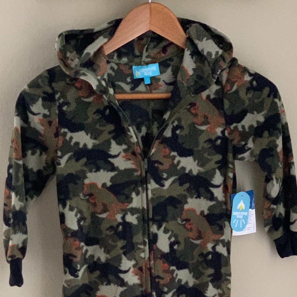 Lightning Bug one-piece zip-up Camo Pajamas NWT (kids xs 4/5)